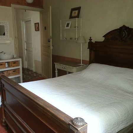 Bed and Breakfast Le Patio Des Cigales Roquefort-des-Corbières Zimmer foto
