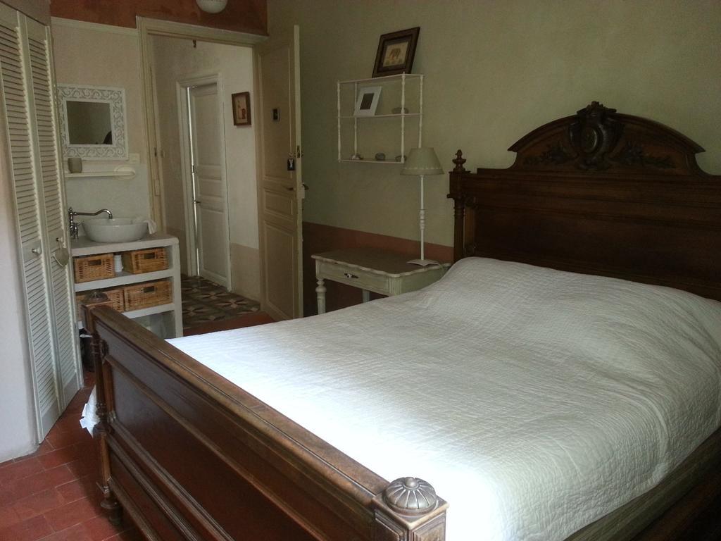 Bed and Breakfast Le Patio Des Cigales Roquefort-des-Corbières Zimmer foto