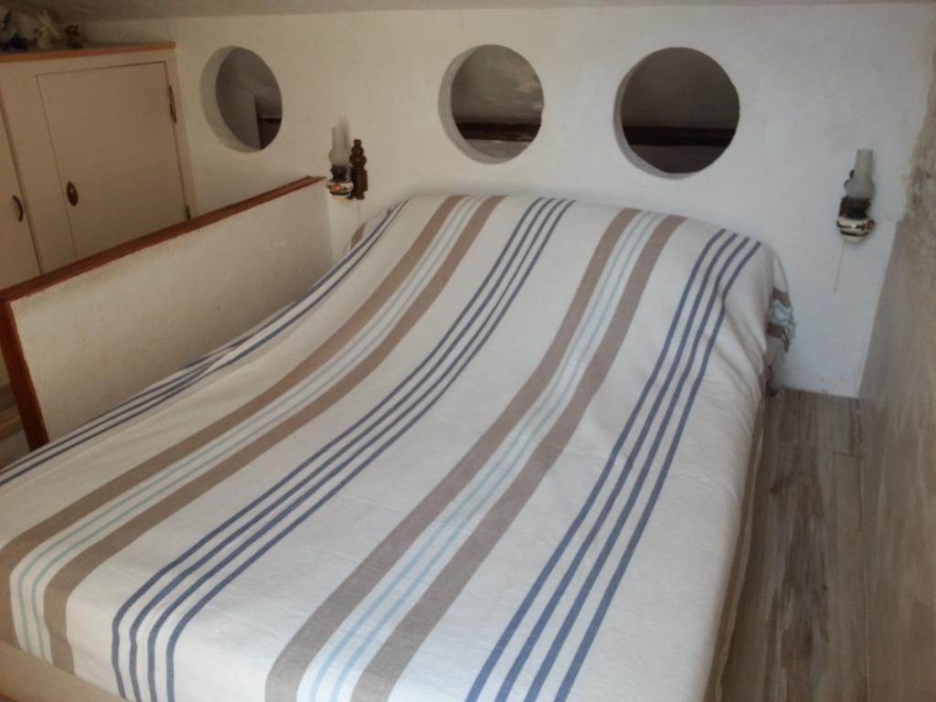 Bed and Breakfast Le Patio Des Cigales Roquefort-des-Corbières Zimmer foto