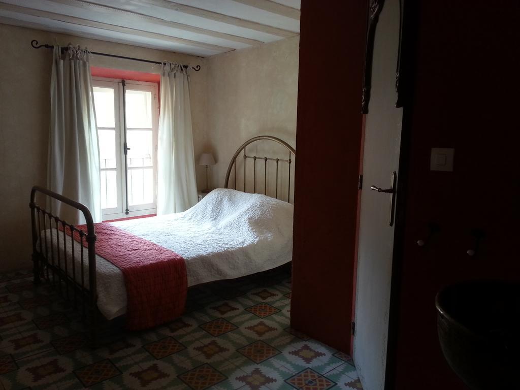 Bed and Breakfast Le Patio Des Cigales Roquefort-des-Corbières Zimmer foto