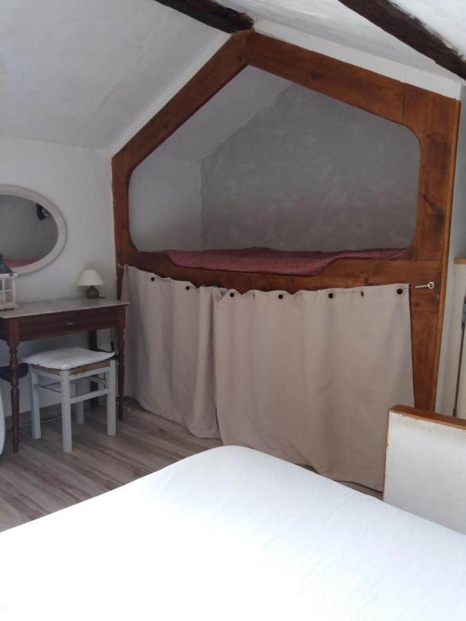 Bed and Breakfast Le Patio Des Cigales Roquefort-des-Corbières Exterior foto