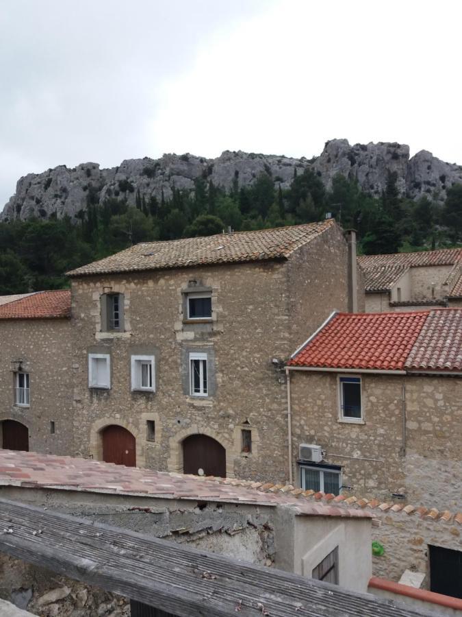 Bed and Breakfast Le Patio Des Cigales Roquefort-des-Corbières Exterior foto